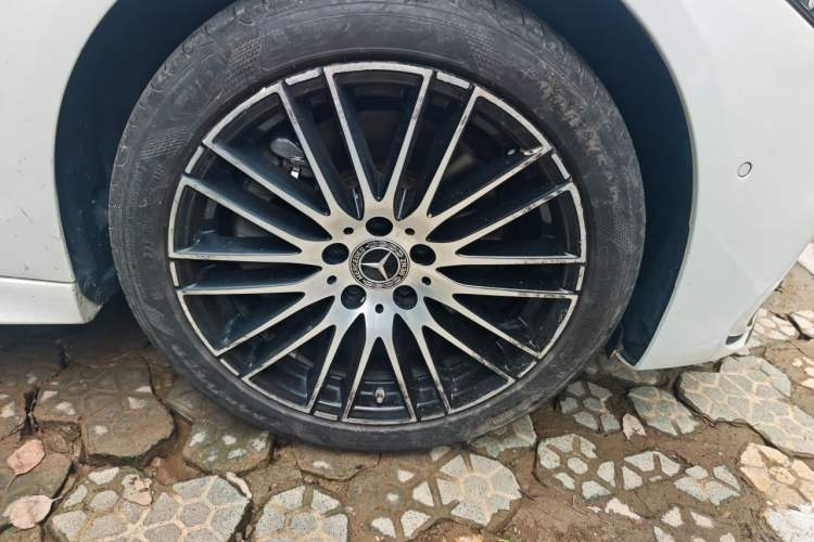 Used Mercedes-Benz C-Class 2023 C 260 L Sport Edition Right Front Wheel Hub