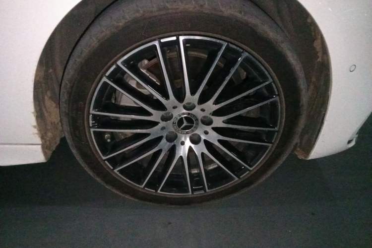 Used Mercedes-Benz C-Class 2023 C 260 L Sport Edition Right Front Wheel Hub