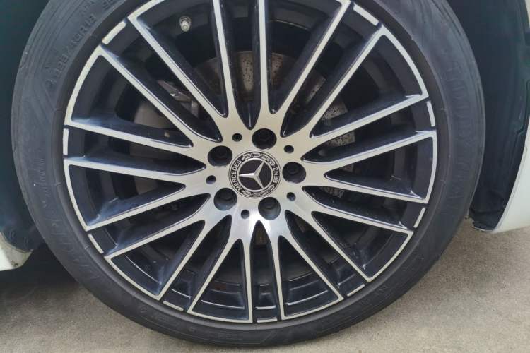 Used Mercedes-Benz C-Class 2023 C 260 L Sport Edition Right Front Wheel Hub