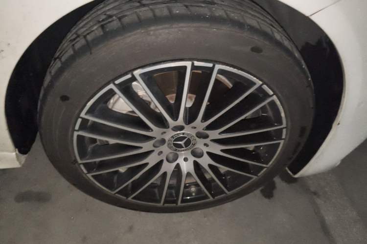 Used Mercedes-Benz C-Class 2023 Restyled C 260 L Sport Edition Right Front Wheel Hub