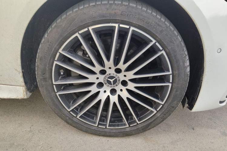 Used Mercedes-Benz C-Class 2023 C 260 L Sport Edition Right Front Wheel Hub