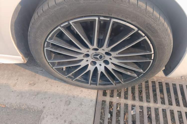 Used Mercedes-Benz C-Class 2023 C 260 L Sport Edition Right Front Wheel Hub