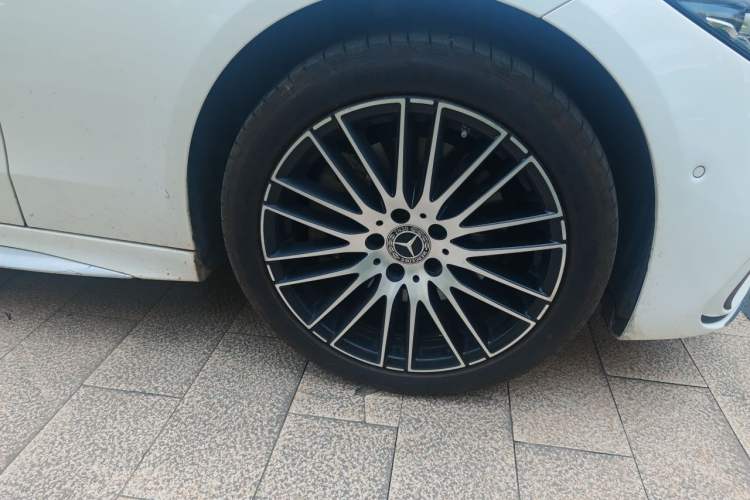 Used Mercedes-Benz C-Class 2023 C 260 L Sport Edition Right Front Wheel Hub