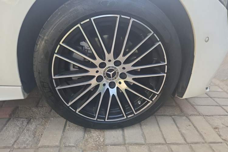 Used Mercedes-Benz C-Class 2023 C 200 L Sport Edition Right Front Wheel Hub