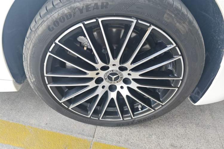 Used Mercedes-Benz C-Class 2023 C 260 L Sport Edition Right Front Wheel Hub