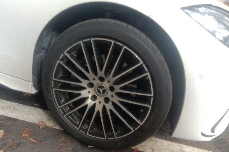 Used Mercedes-Benz C-Class 2023 Restyled C 260 L Sport Edition Right Front Wheel Hub