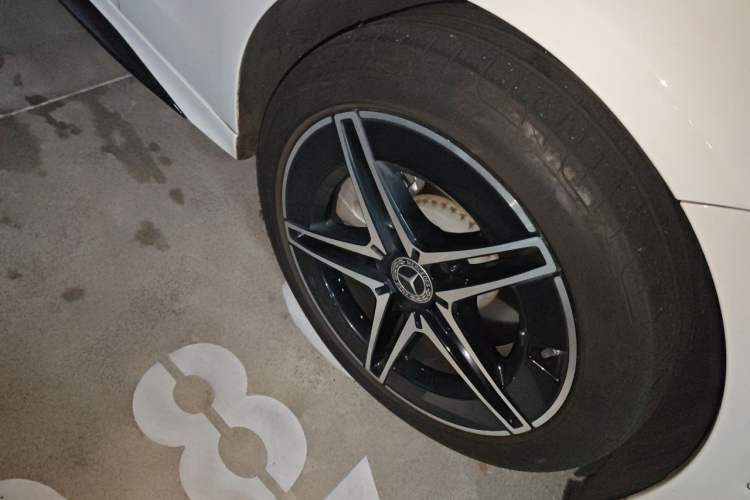 Used Mercedes-Benz C-Class 2023 Restyled C 260 L Night Edition Sports Version Right Front Wheel Hub