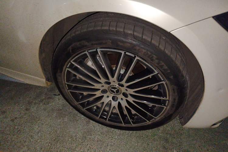 Used Mercedes-Benz C-Class 2023 C 260 L Sport Edition Right Front Wheel Hub
