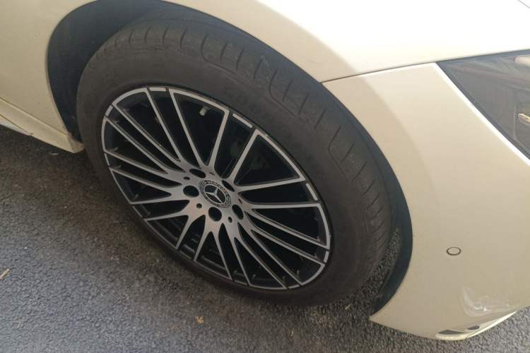 Used Mercedes-Benz C-Class 2023 Restyled C 260 L Sport Edition Right Front Wheel Hub