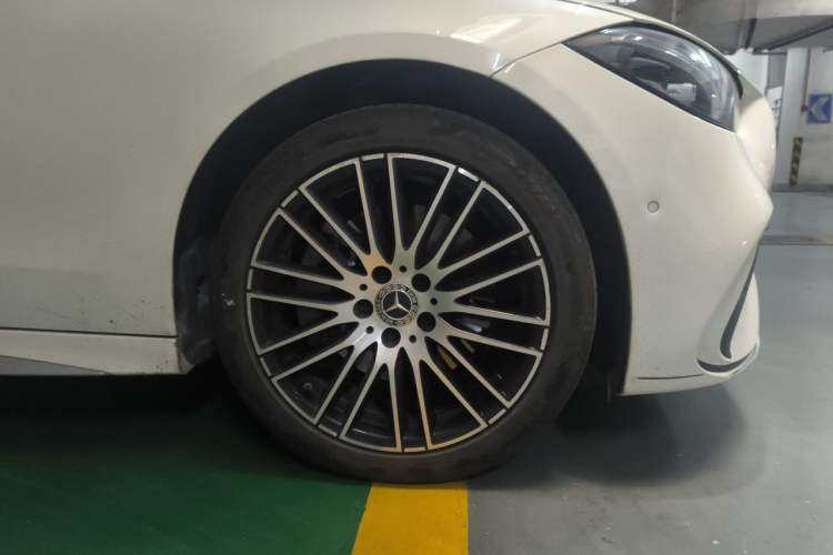 Used Mercedes-Benz C-Class 2023 Restyled C 260 L Sport Edition Right Front Wheel Hub