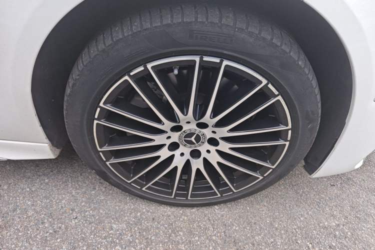 Used Mercedes-Benz C-Class 2023 C 260 L Sport Edition Right Front Wheel Hub