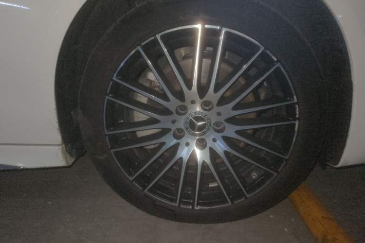 Used Mercedes-Benz C-Class 2023 C 260 L Right Front Wheel Hub