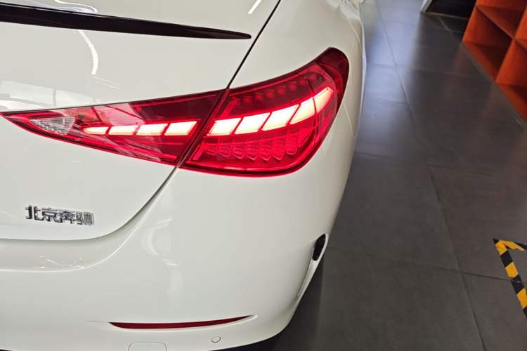Used Mercedes-Benz C-Class 2023 Restyled C 260 L Night Edition Sports Version Right Rear Taillight