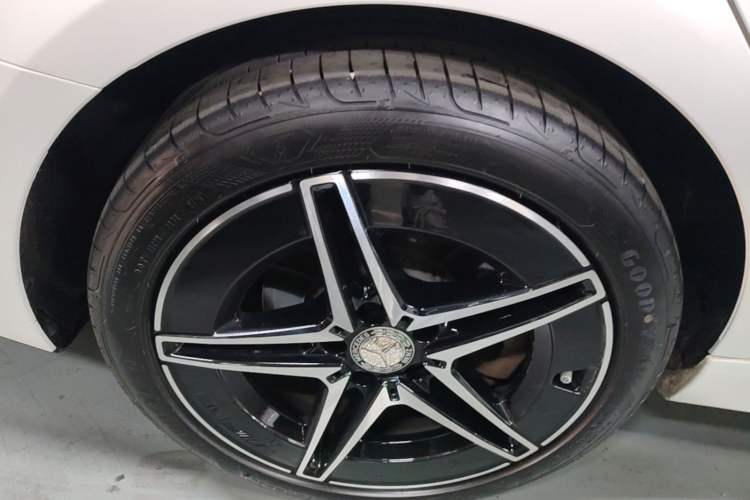 Used Mercedes-Benz C-Class 2023 Restyled C 260 L Night Edition Sports Version Right Rear Wheel Hub