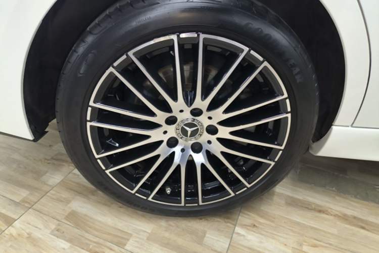 Used Mercedes-Benz C-Class 2023 Second Facelift C 260 L Sport Edition Right Rear Wheel Hub