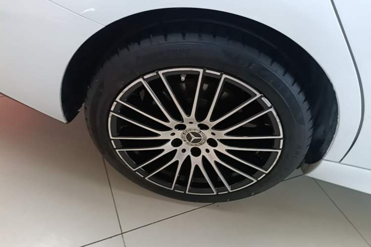 Used Mercedes-Benz C-Class 2023 C 260 L Sport Edition Right Rear Wheel Hub