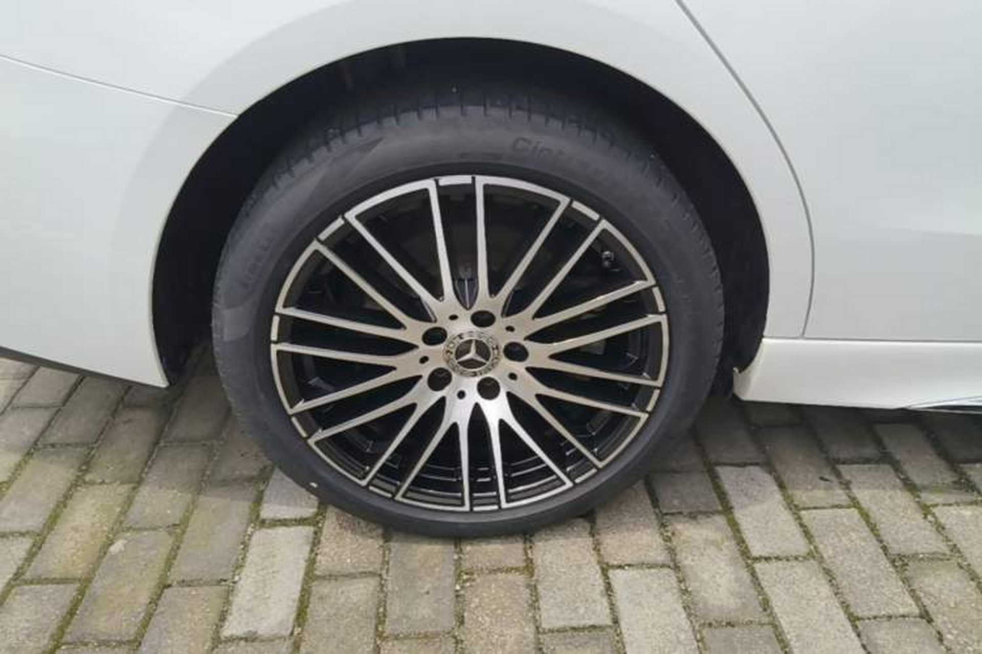 Used Mercedes-Benz C-Class 2023 C 200 L Sport Edition Right Rear Wheel Hub