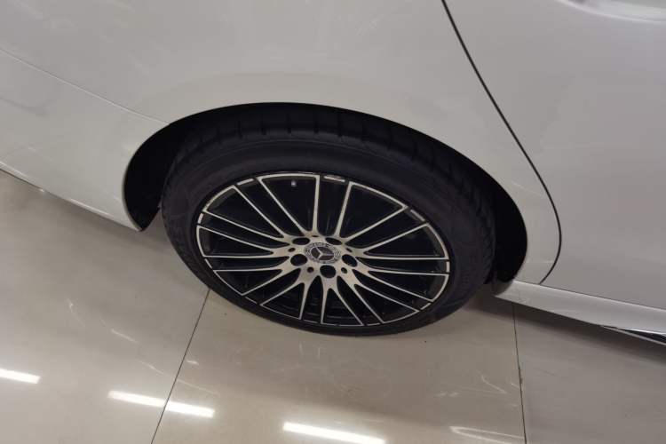 Used Mercedes-Benz C-Class 2023 Restyled C 260 L Sport Edition Right Rear Wheel Hub