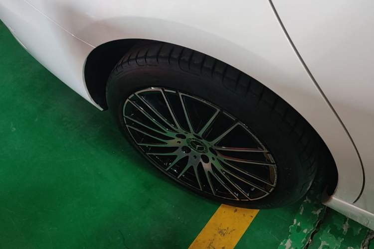 Used Mercedes-Benz C-Class 2023 Restyled C 260 L Sport Edition Right Rear Wheel Hub