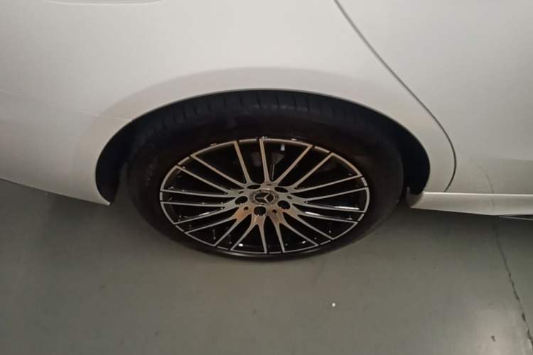 Used Mercedes-Benz C-Class 2023 Second Facelift C 260 L Sport Edition Right Rear Wheel Hub