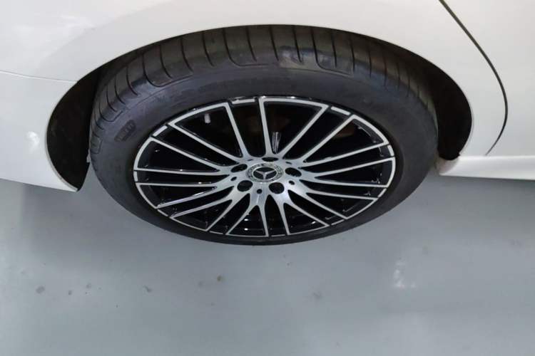 Used Mercedes-Benz C-Class 2023 Restyled C 260 L Sport Edition Right Rear Wheel Hub