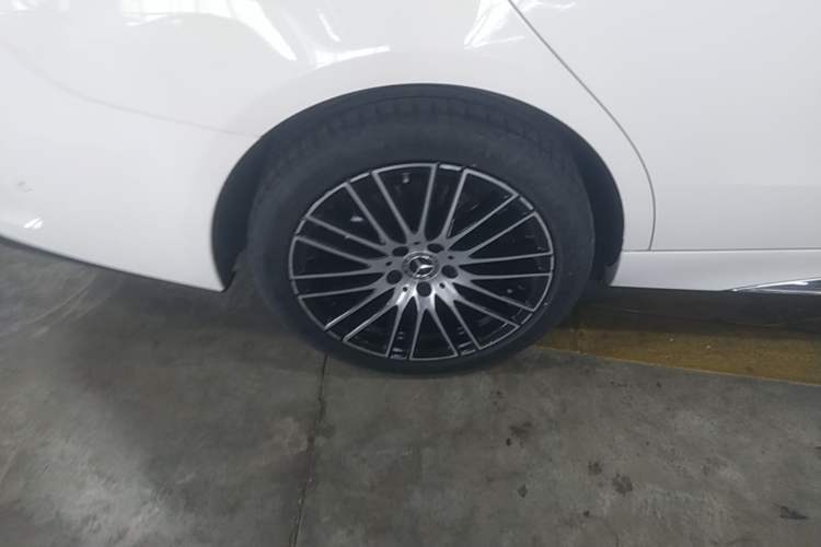 Used Mercedes-Benz C-Class 2023 C 260 L Sport Edition Right Rear Wheel Hub