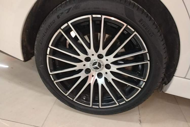 Used Mercedes-Benz C-Class 2023 C 260 L Sport Edition Right Rear Wheel Hub