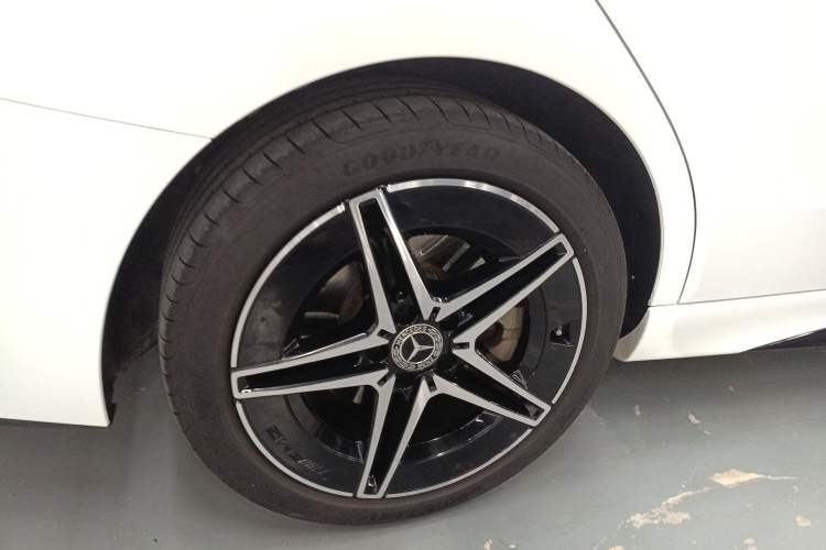 Used Mercedes-Benz C-Class 2023 Restyled C 260 L Night Edition Sports Version Right Rear Wheel Hub