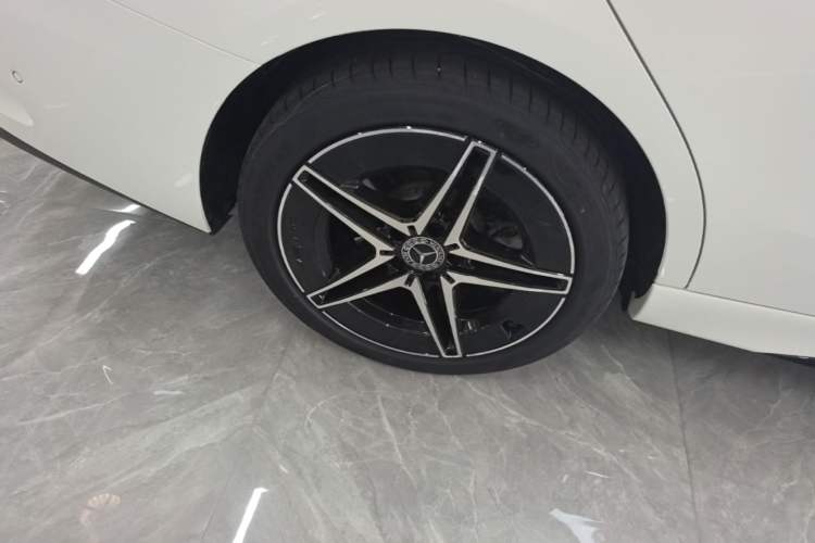 Used Mercedes-Benz C-Class 2023 Restyled C 260 L Night Edition Sports Version Right Rear Wheel Hub
