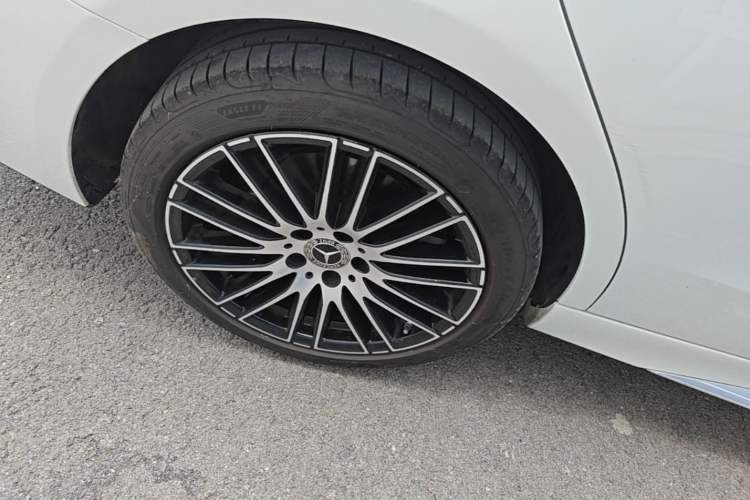 Used Mercedes-Benz C-Class 2023 Second Facelift C 260 L Sport Edition Right Rear Wheel Hub