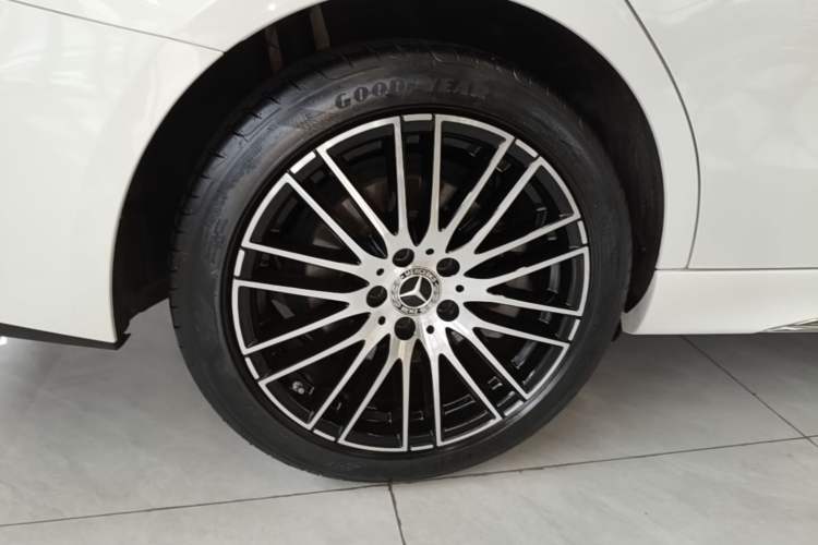 Used Mercedes-Benz C-Class 2023 Restyled C 260 L Sport Edition Right Rear Wheel Hub