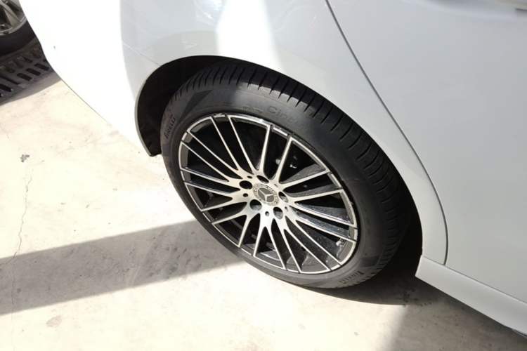 Used Mercedes-Benz C-Class 2023 Restyled C 260 L Sport Edition Right Rear Wheel Hub