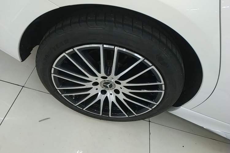 Used Mercedes-Benz C-Class 2023 Second Facelift C 260 L Sport Edition Right Rear Wheel Hub