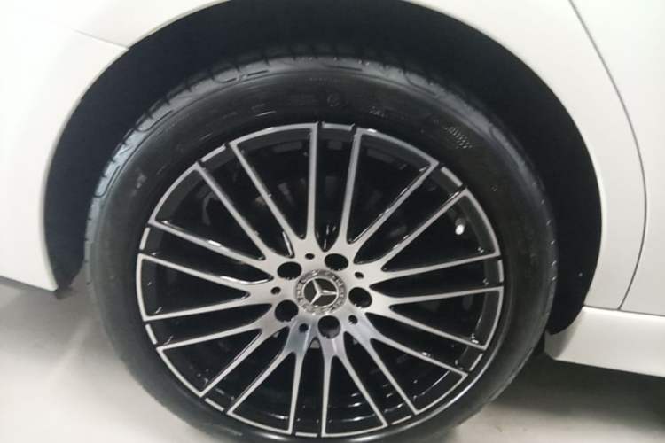Used Mercedes-Benz C-Class 2023 Restyled C 260 L Sport Edition Right Rear Wheel Hub
