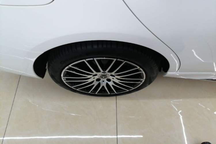 Used Mercedes-Benz C-Class 2023 C 200 L Sport Edition Right Rear Wheel Hub