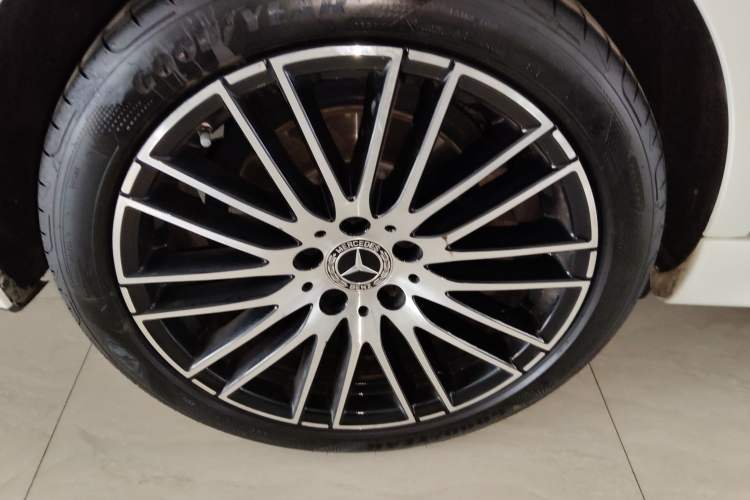 Used Mercedes-Benz C-Class 2023 Second Facelift C 260 L Sport Edition Right Rear Wheel Hub