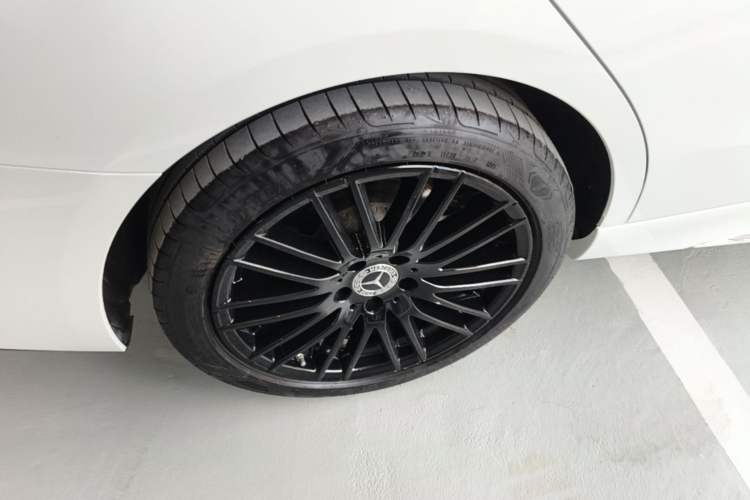 Used Mercedes-Benz C-Class 2023 C 200 L Sport Edition Right Rear Wheel Hub