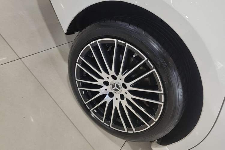 Used Mercedes-Benz C-Class 2023 C 200 L Sport Edition Right Rear Wheel Hub