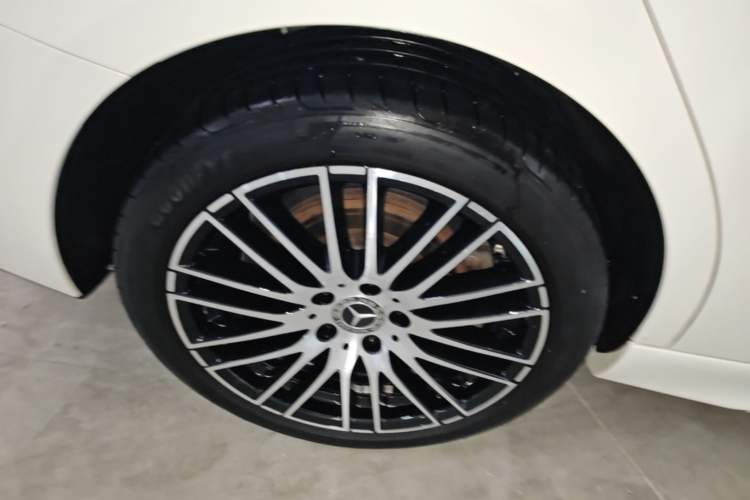 Used Mercedes-Benz C-Class 2023 C 260 L Sport Edition Right Rear Wheel Hub