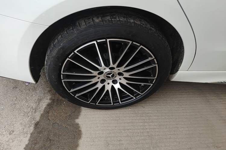 Used Mercedes-Benz C-Class 2023 C 200 L Sport Edition Right Rear Wheel Hub