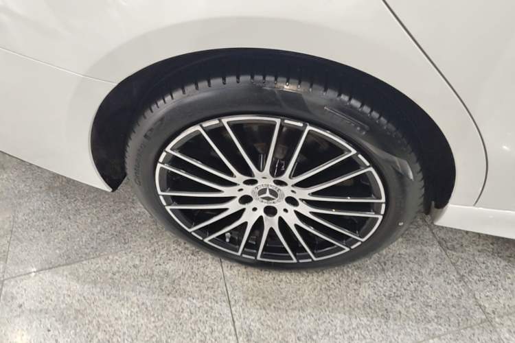 Used Mercedes-Benz C-Class 2023 Restyled C 260 L Sport Edition Right Rear Wheel Hub