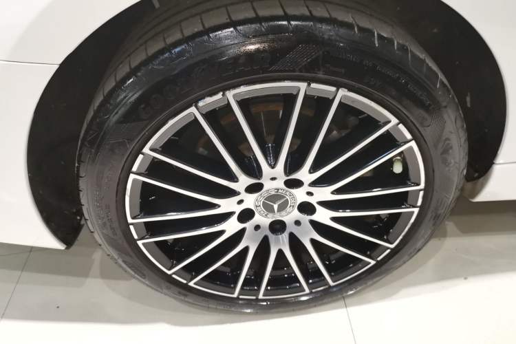 Used Mercedes-Benz C-Class 2023 Second Facelift C 260 L Sport Edition Right Rear Wheel Hub