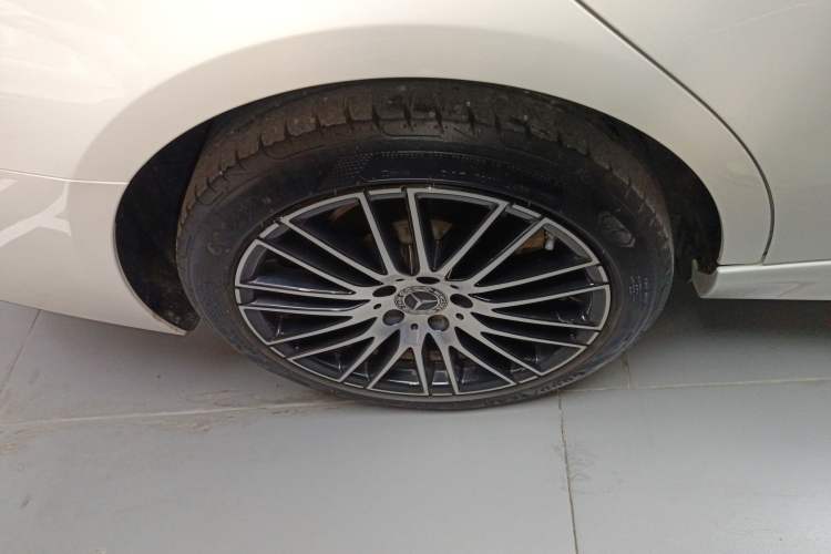 Used Mercedes-Benz C-Class 2023 Restyled C 260 L Sport Edition Right Rear Wheel Hub