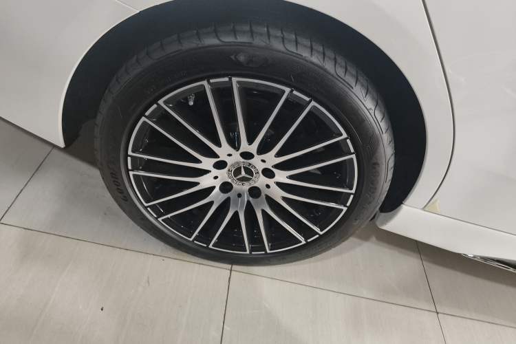 Used Mercedes-Benz C-Class 2023 Restyled C 260 L Sport Edition Right Rear Wheel Hub