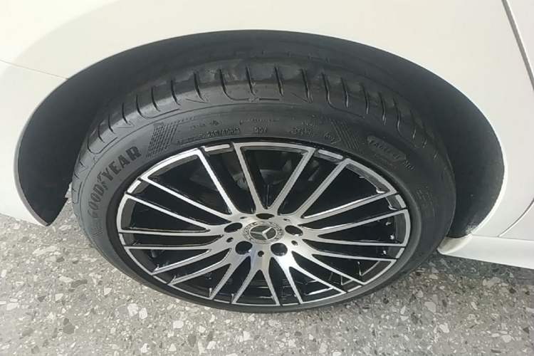 Used Mercedes-Benz C-Class 2023 Restyled C 260 L Sport Edition Right Rear Wheel Hub