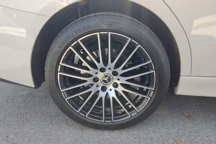 Used Mercedes-Benz C-Class 2023 C 260 L Sport Edition Right Rear Wheel Hub