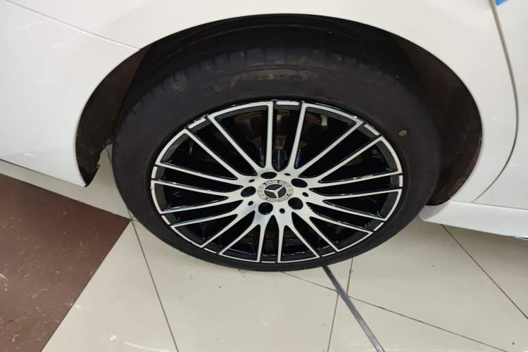 Used Mercedes-Benz C-Class 2023 Second Facelift C 260 L Sport Edition Right Rear Wheel Hub