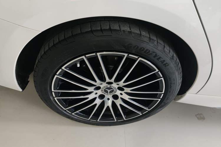 Used Mercedes-Benz C-Class 2023 C 260 L Sport Edition Right Rear Wheel Hub