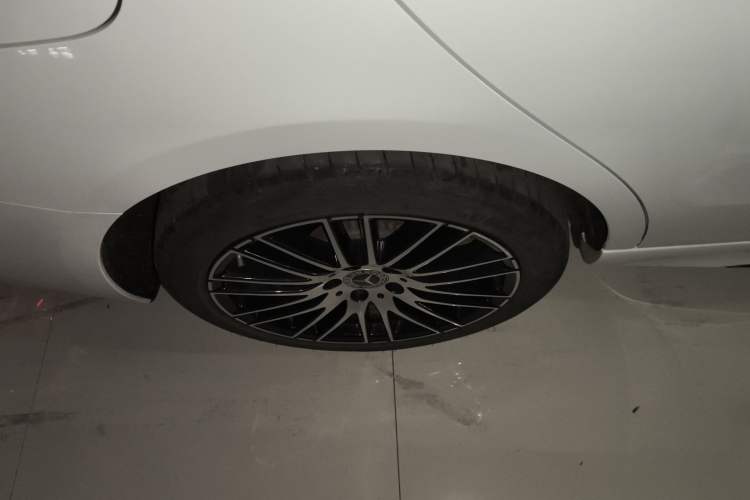 Used Mercedes-Benz C-Class 2023 Restyled C 260 L Sport Edition Right Rear Wheel Hub