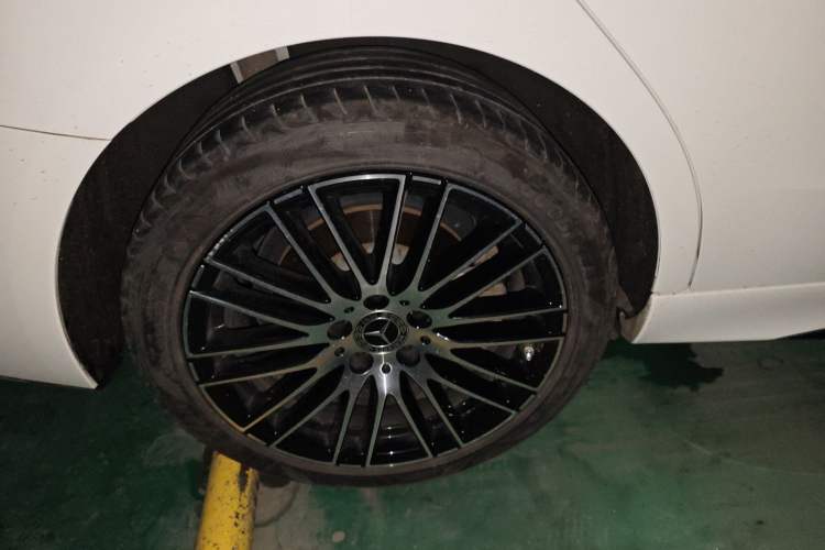 Used Mercedes-Benz C-Class 2023 C 200 L Sport Edition Right Rear Wheel Hub